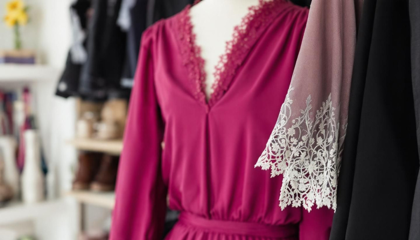 Comment l'achat de vêtements haut de gamme d'occasion influence-t-il l'environnement ?